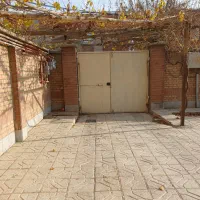 ویلایی.پیروزی.طبقه همکف.نبش خیابان اصلی