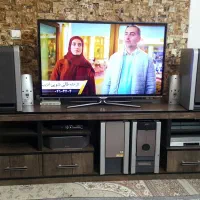 میز زیر تلویزیون ام دی اف- سالم در حد نو