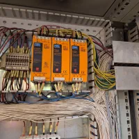 انجام پروژه های برق صنعتی و plc|خدمات پیشه و مهارت|بندر ماهشهر, |دیوار