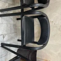 میز و صندلی همراه عسلی سالم و نو