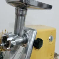 چرخ گوشت قدیمی
