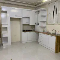 برش و نصب کابینت و در کارگاه وسر ساختمان