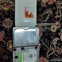 دو عدد هارد اینترنال و یک عدد مودم dlink