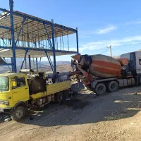 کارگر پمپ بتن