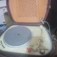 گرامافون سیار همراه خود