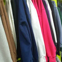 فروشنده خانم.بوتیک زنانه