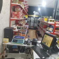 فروشنده  فروشگاه