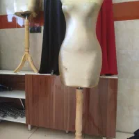 مانکن پایه چوبی