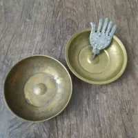 کاسه دعا مسی  چهل کلید و ۲عدد شمعدانی برای ۸۰سال