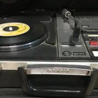 گرامافون کلاسیک|کلکسیون اشیاء عتیقه|میانه, |دیوار