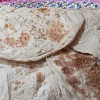 نان تنوری تازه وخوشمزه موجوداست