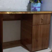 میز تحریر در حد نو