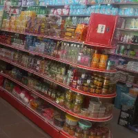 به یک همکار خانم در فروشگاه مواد غذایی نیازمندیم