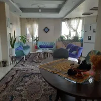 شهر زیبا. غرق نور. آسانسور دار. خوش نقشه