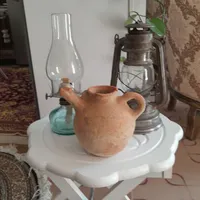فانوس وچراغ نفتی قدیمی وگلیم