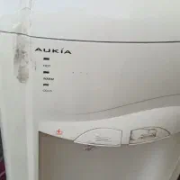 اب سردکن ایستاده