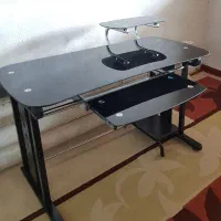 میز کامپیوتر شیشه‌ای مدرن