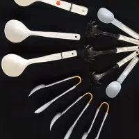 مقداری ظروف