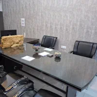 میز کار و میز کنفراس