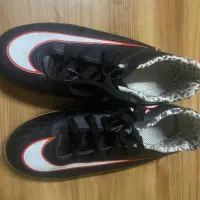 کفش استوک دار فوتبالی