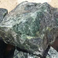 سنگ یشم سرپانتین کلکسیونی آکواریومی
