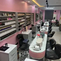 ناخن‌کار  حرفه ای