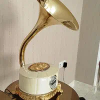 تلفن و گرامافون سلطنتی با میز درحد|تلفن رومیزی|سمنان, |دیوار