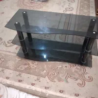 میزتلوزیون شیشه ای کارکرده