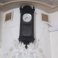 ساعت دیواری شیک وسالم