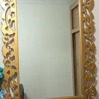 آینه با فرم مقاوم طلایی