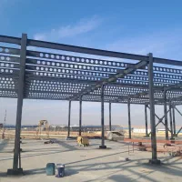 استاد جوشکار برای جوشکاری اسکلت و شیروانی