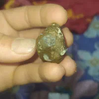 شهاب‌سنگ و یاقوت و سنگهای قیمتی