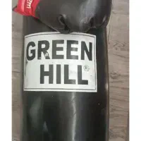کیسه بوکس و دستکش به