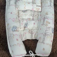 تعدادی لباس و تشک وتاب بچه