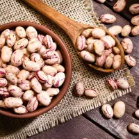 لوبیا چیتی دستچین ایرانی وحبوبات در فروشگاه قوامی