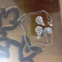 نیم گوشواره