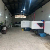 کارگر جهت تزریق پلاستیک همراه با جای خواب