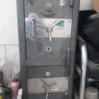 یک عدد گاوصندوق