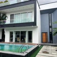 لوکسترین-ویلا-با-استخر-رو-باز