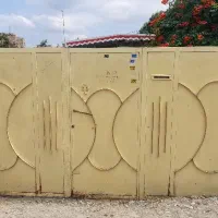 درب حیاط بزرگ
