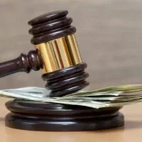 وکیل پایه یک دادگستری( قاضی بازنشسته)