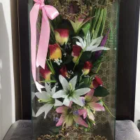 باکس گل مصنوعی با طراحی زیبا