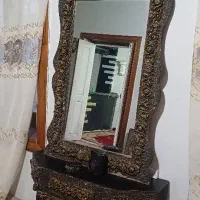 میز تی وی وآیینه