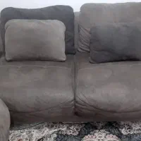 کاناپه به همراه میز جلو مبلی و کنار مبلی