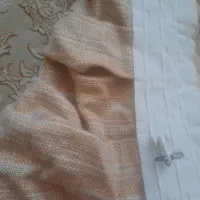 ۲ عدد پرده ضخیم کرم و ۱ عدد پرده حریر