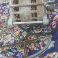 موتورایتالیایی تسمه و فولی بزرگ لباسشویی|ماشین لباسشویی و خشککن لباس|رودسر, |دیوار