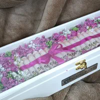 باکس گل و پول هدیه‌ای شیک، خاص و کاملاً سفارشی