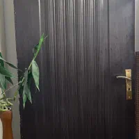 ۵ عدد درب اتاق و سرویس بهداشتی