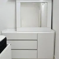 میز آرایشی سفید