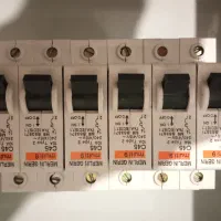 فیوز مینیاتوری به همراه جعبه تقسیم